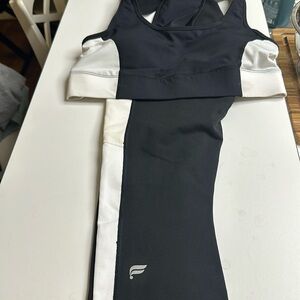 PowerHold® High-Waisted Legging color Black/Classic White with matching Bra